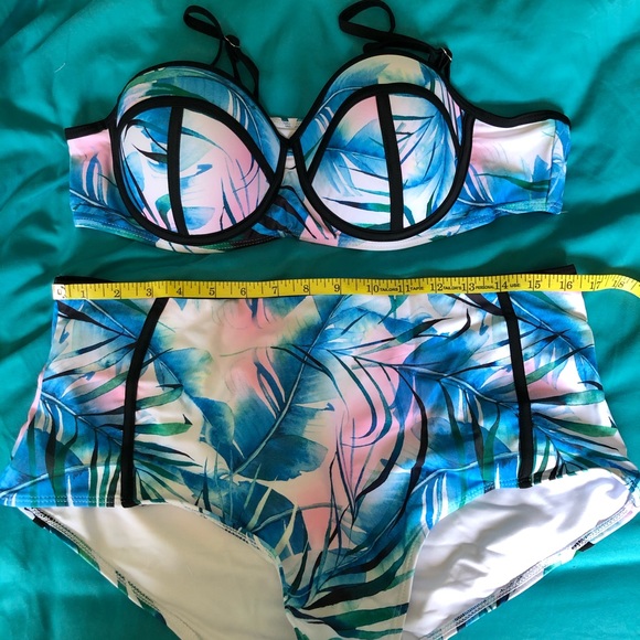 Brand new high-waisted bikini - Picture 4 of 5